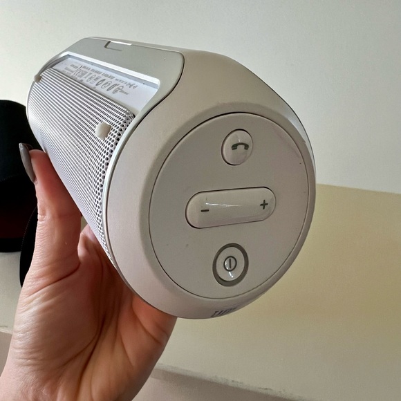 NEVER USED JBL SPEAKER - Picture 3 of 4